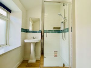 Shower room- click for photo gallery
